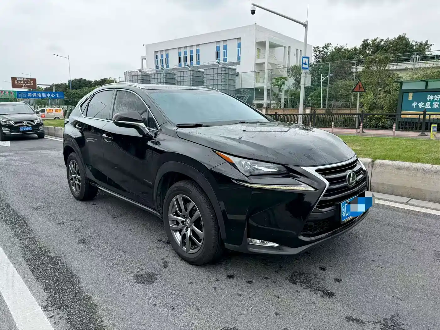 Lexus NX 2015 200t AWD F Sport фото 3