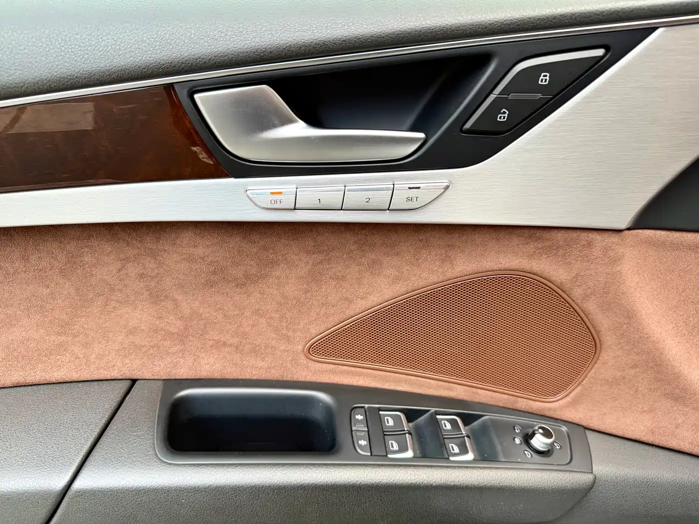 Audi A8 2014 A8L 45 TFSI quattro Comfort фото 16