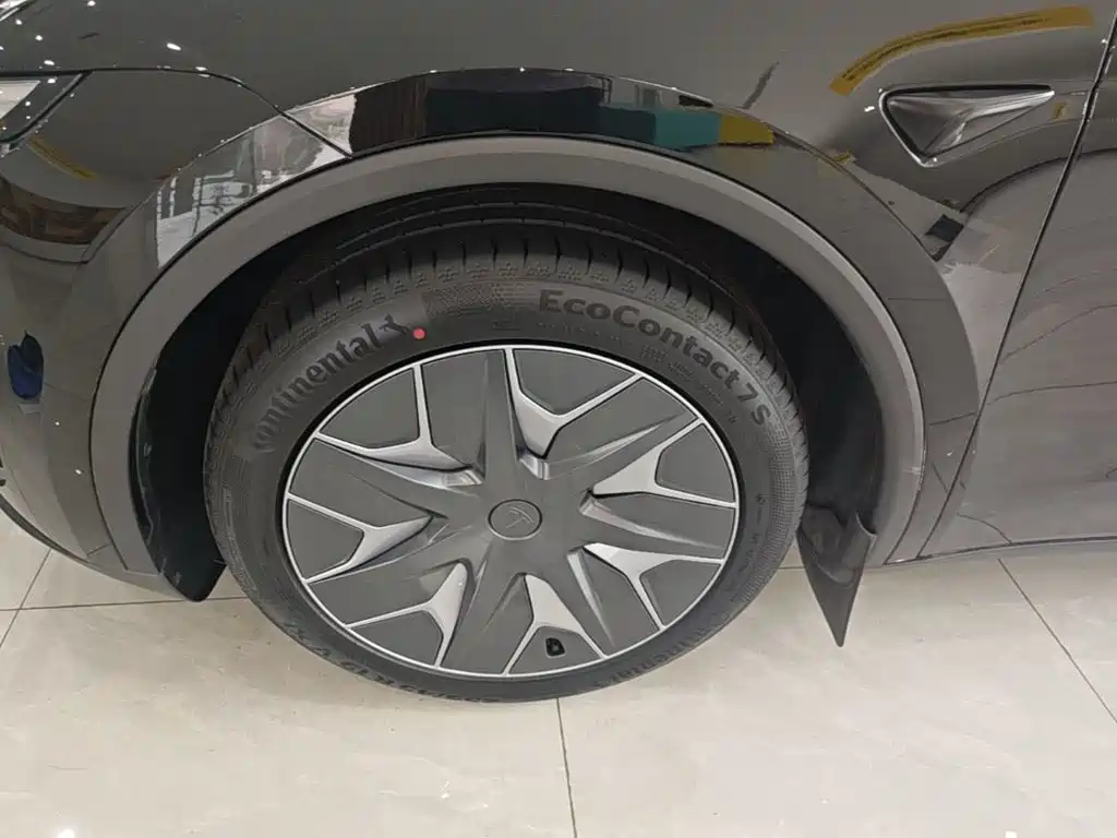 Tesla Model Y L 2026 2025 Facelift Long Range AWD