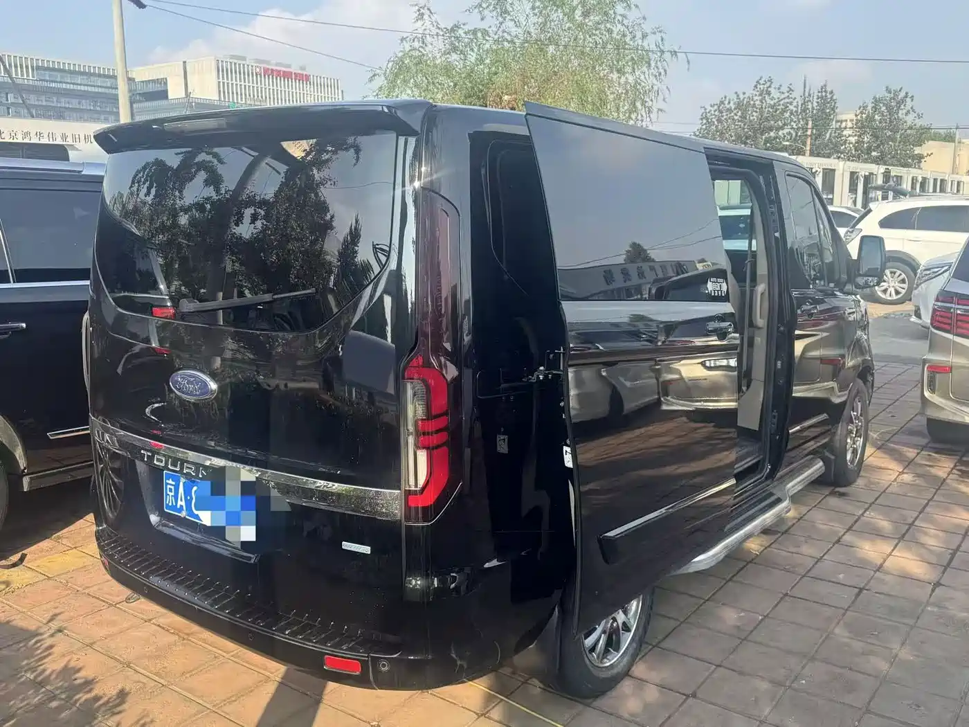 Ford Tourneo 2023 2023 Model 2.0T Auto Premium Edition