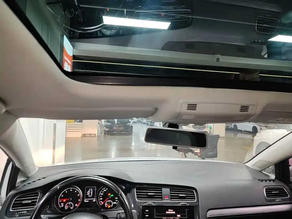 Photo 18 - Volkswagen Golf