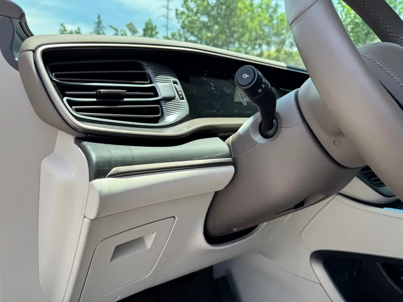 Denza D9 2023 2022 DM-i 970 AWD Flagship