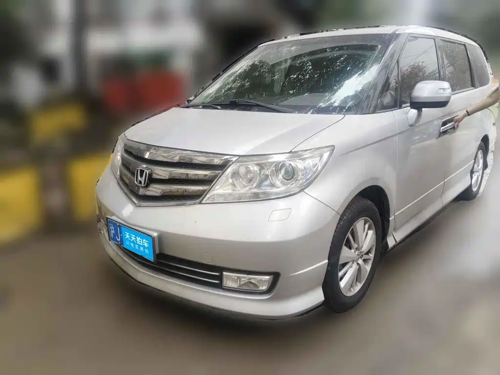 Фото 1 - Honda Elysion