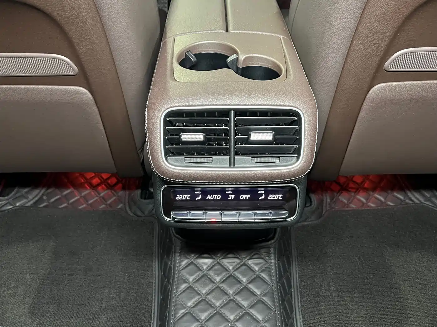 Mercedes-Benz GLS 2023 Second Facelift GLS 450 4MATIC Fashion фото 24