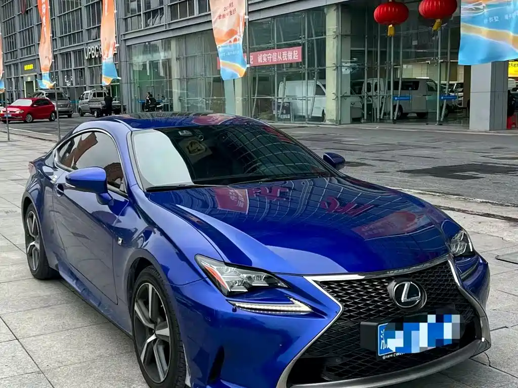 Фото 3 - Lexus RC