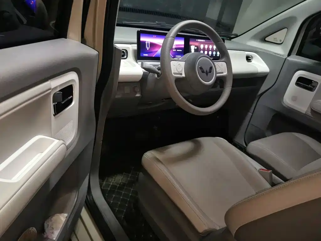 Wuling Motors Wuling Air ev 2023 2023 4-Seat Advanced Edition
