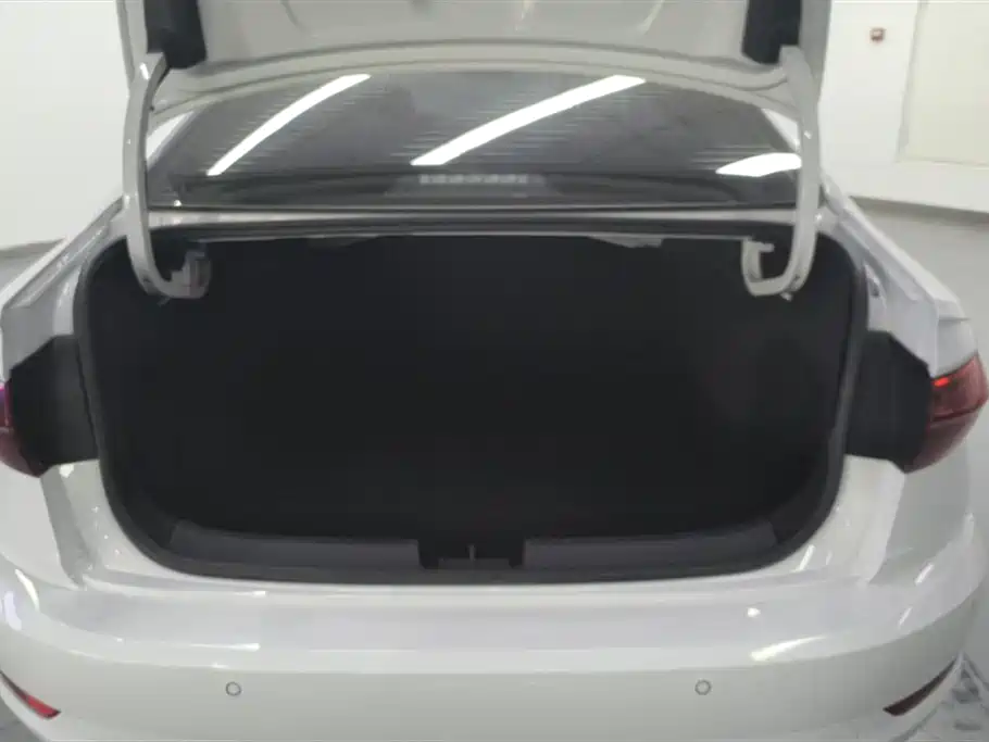 Volkswagen Sagitar 2022 280TSI DSG Surpassing Edition фото 4