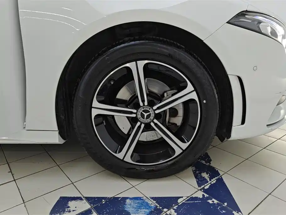 Mercedes-Benz A-Class 2022 Facelift III A 200 L Sport Sedan Fashion фото 6