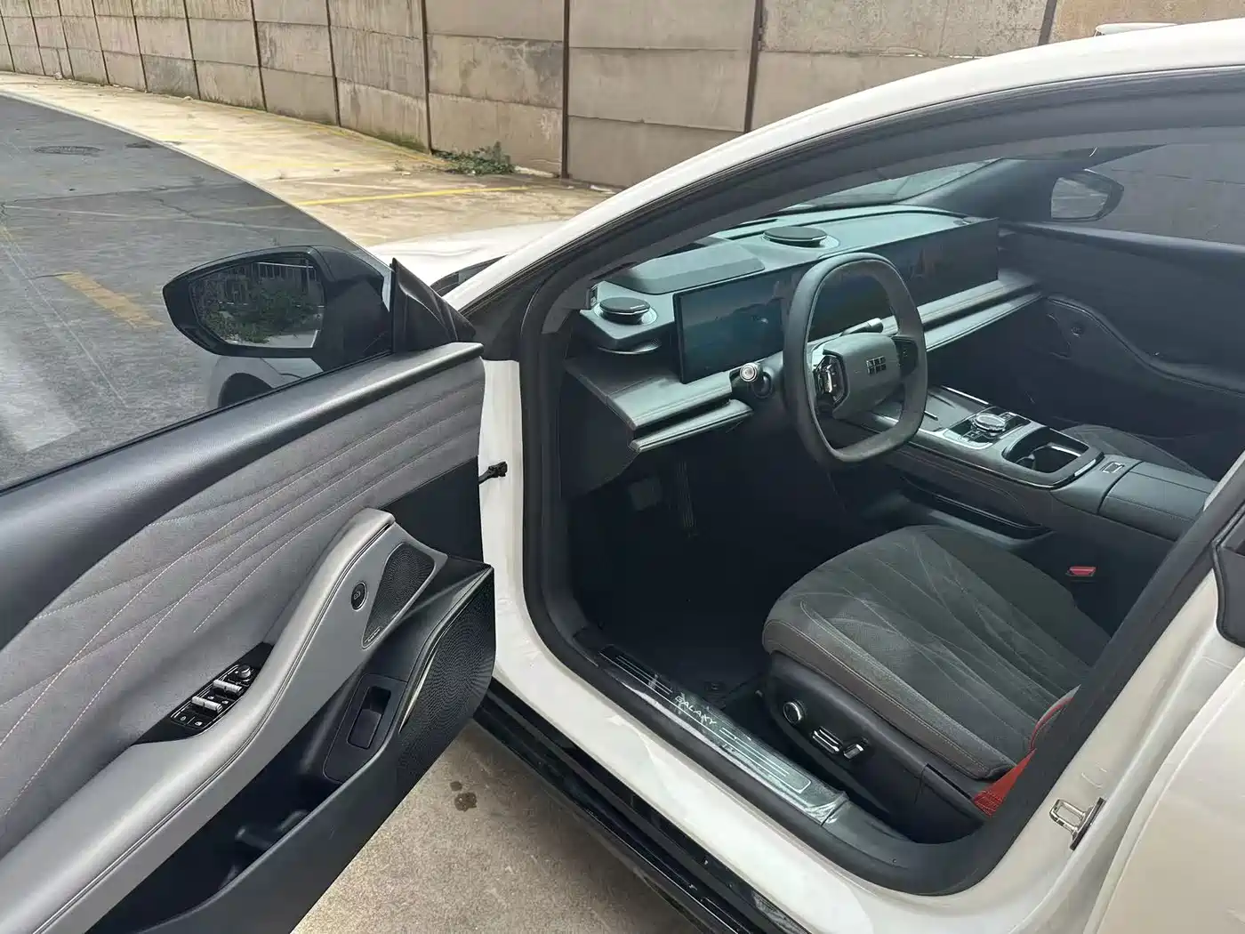 Geely Galaxy Galaxy E8 2025 2025 Model 610km Premium Edition