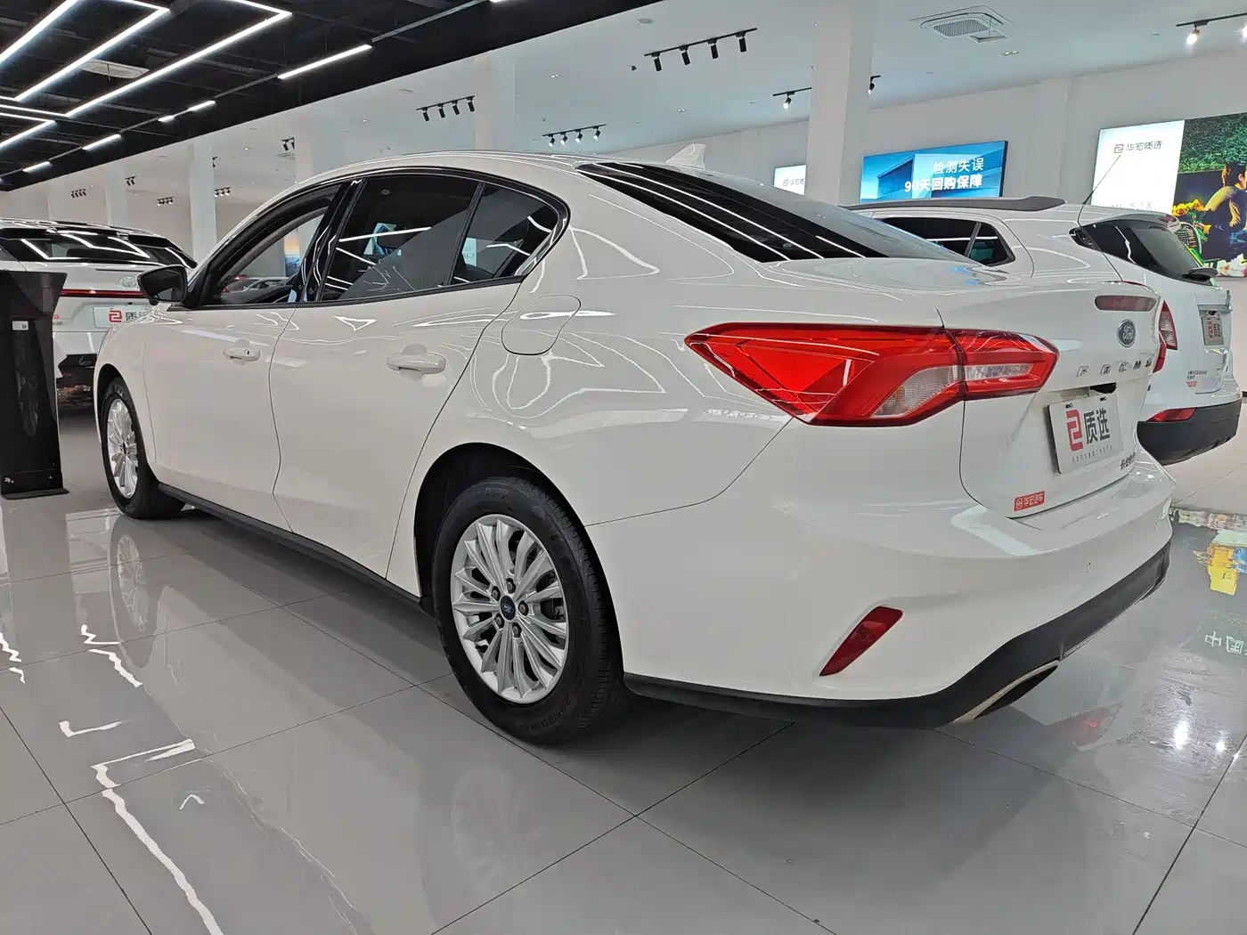 FORD FOX