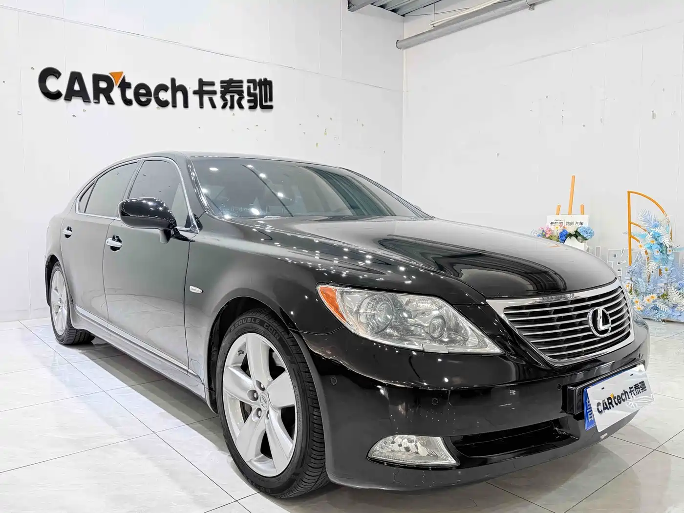 Фото 3 - Lexus LS