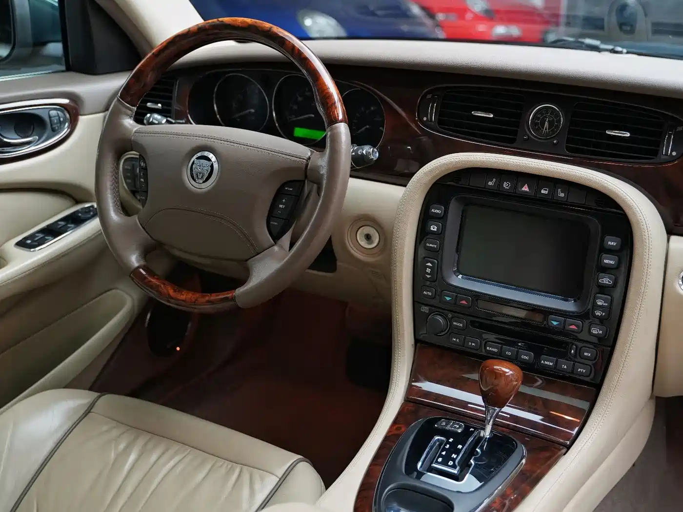 Jaguar XJ 2007 Model XJ6L 3.0 Royal Long Wheelbase фото 11