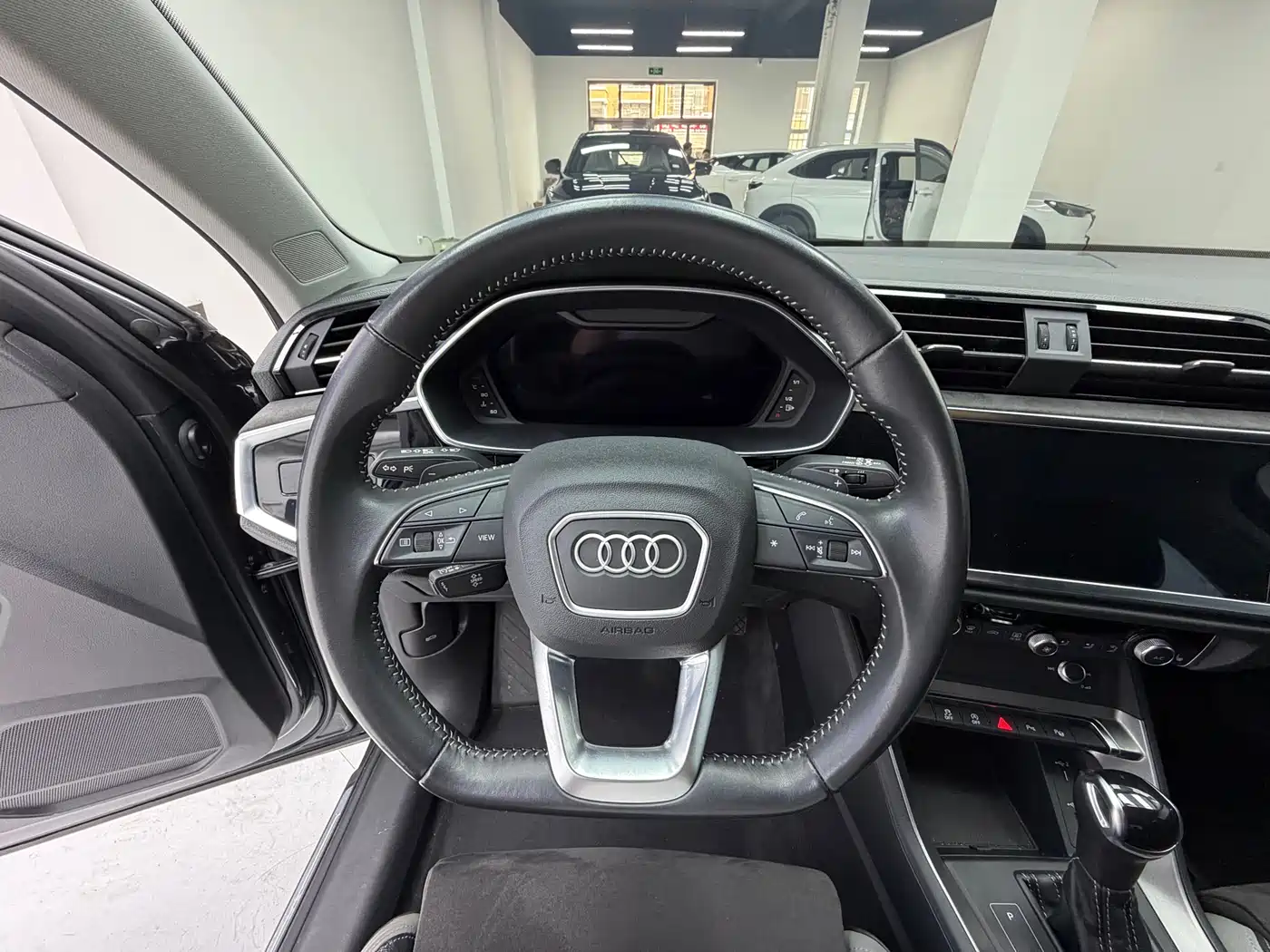 Audi Q3 2022 35 TFSI Fashion Dynamic фото 10