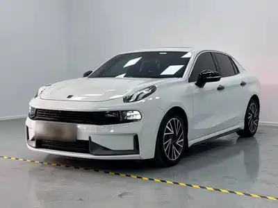 Lynk & Co 03