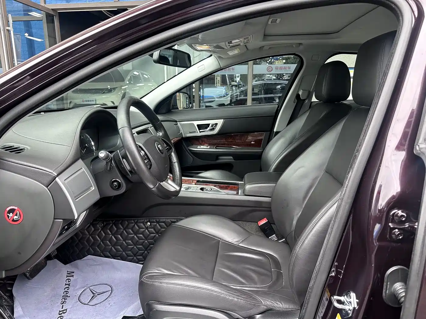 Jaguar XF 2014 2014 XF 2.0T Luxury Edition