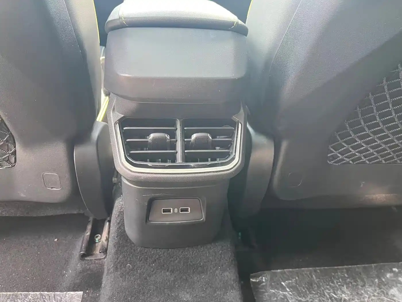 Lynk & Co 06 EM-P 2023 2023 1.5T Remix PHEV Hero