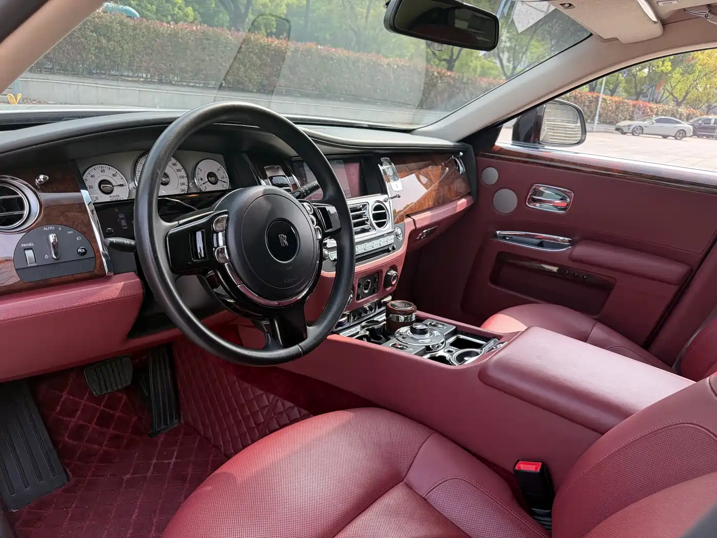 Rolls-Royce Ghost 2013 2014 6.6T Extended Edition