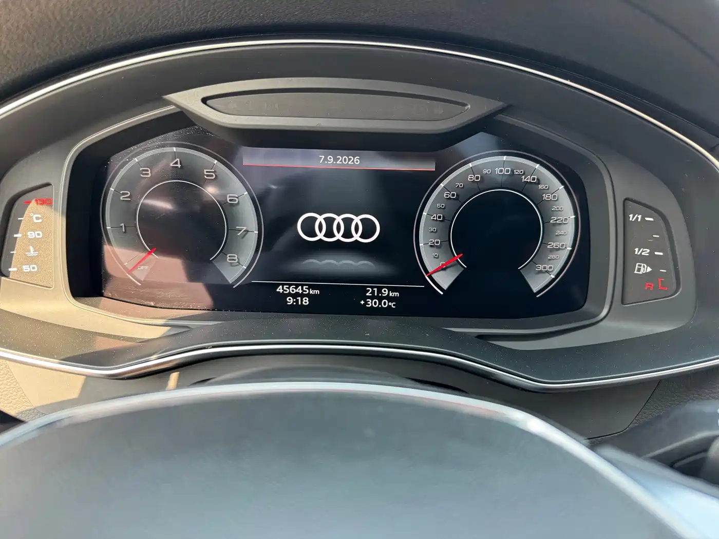 Фото 10 - Audi A6L