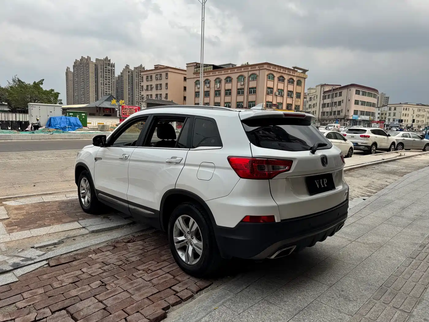 CHANGAN CS75