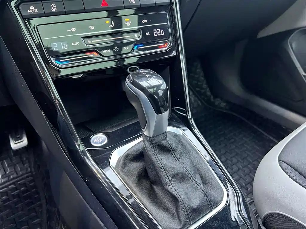 VOLKSWAGEN T-ROC EXPLORING SONGS