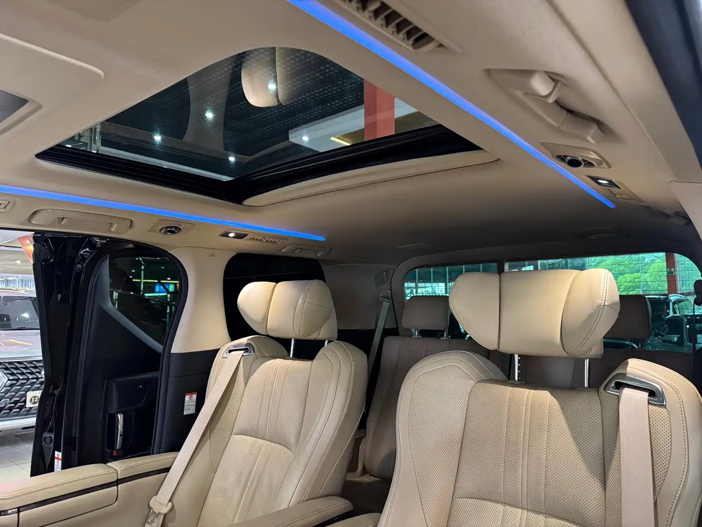 Toyota Vellfire 2021 Crown Hybrid 2.5L HV Premium Edition фото 14
