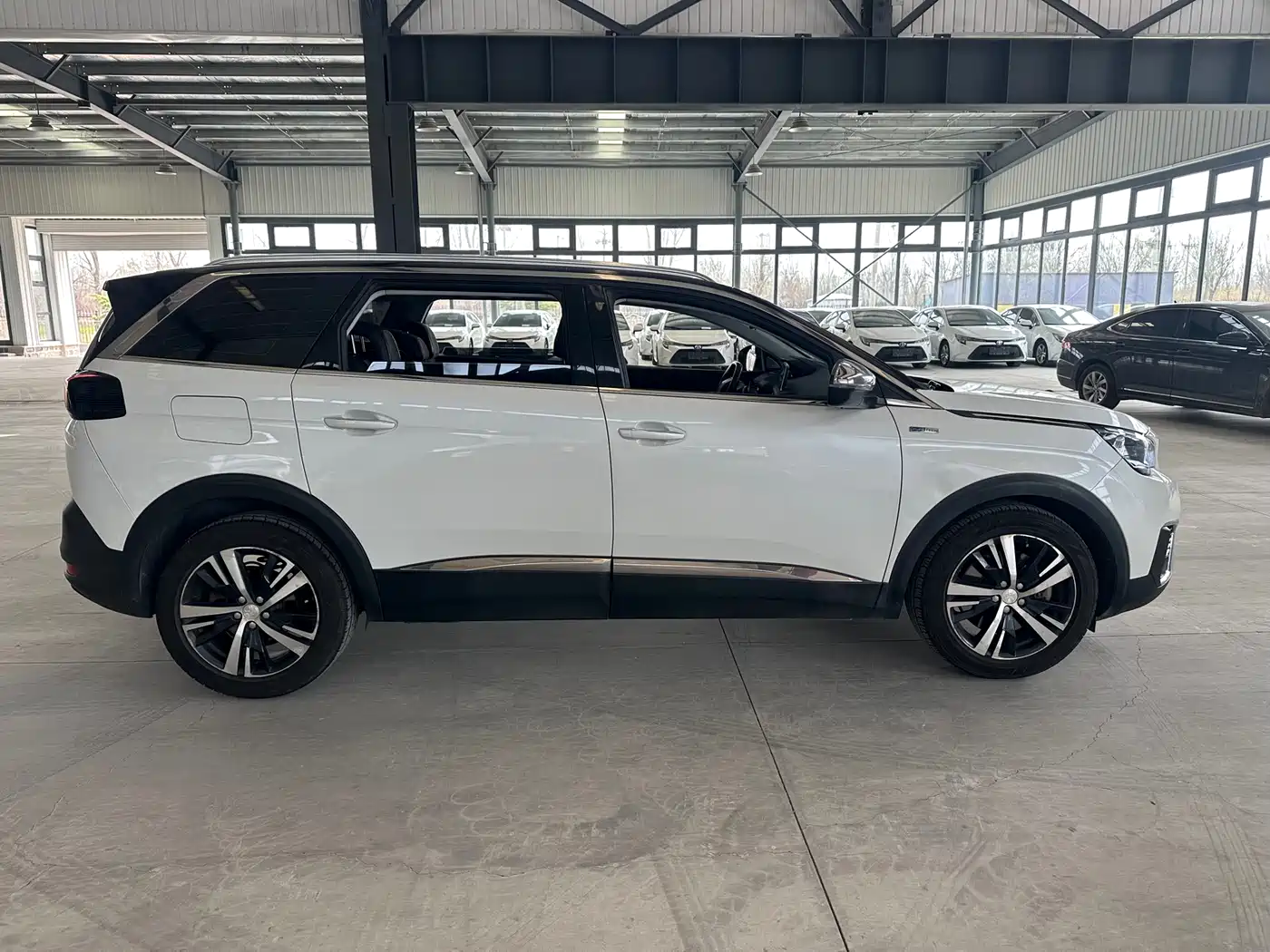 Peugeot 5008 2017 350THP 7-Seater Unlimited Edition фото 4