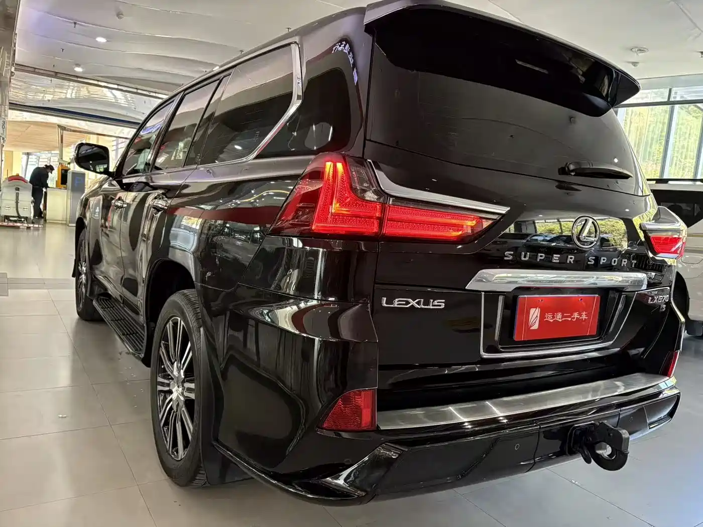 Lexus LX 2019 570 Peak Special Edition фото 12