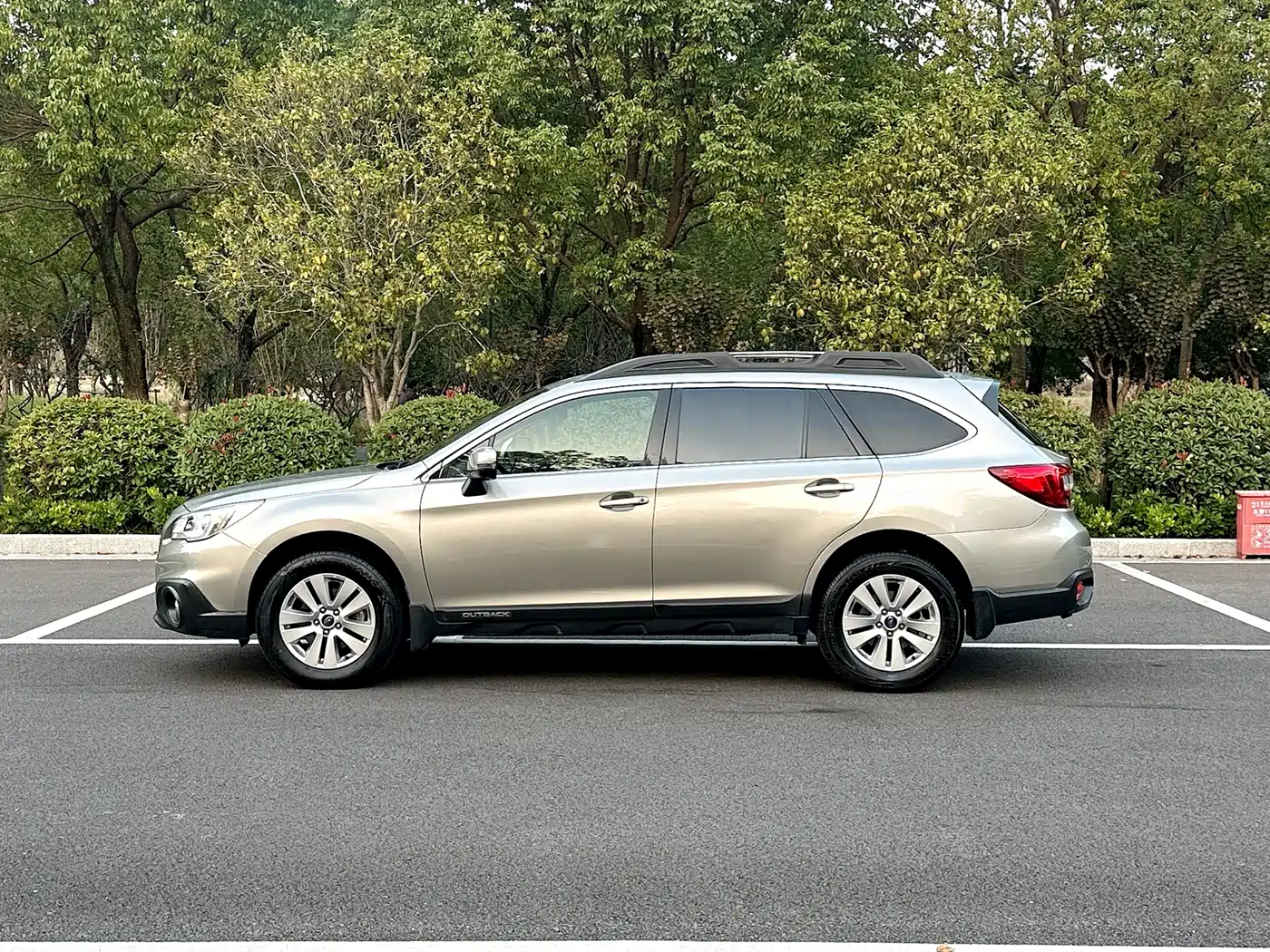 Subaru Outback 2015 2.5i Luxury Navigation Edition фото 5