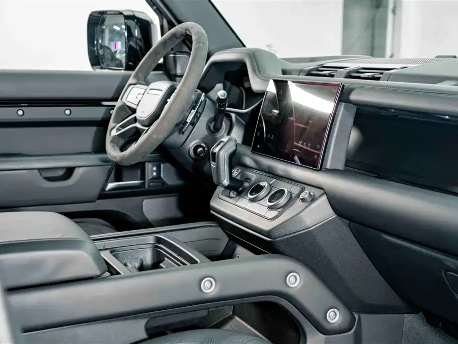Land Rover Defender 2023 Facelift 110 5.0T V8 фото 22