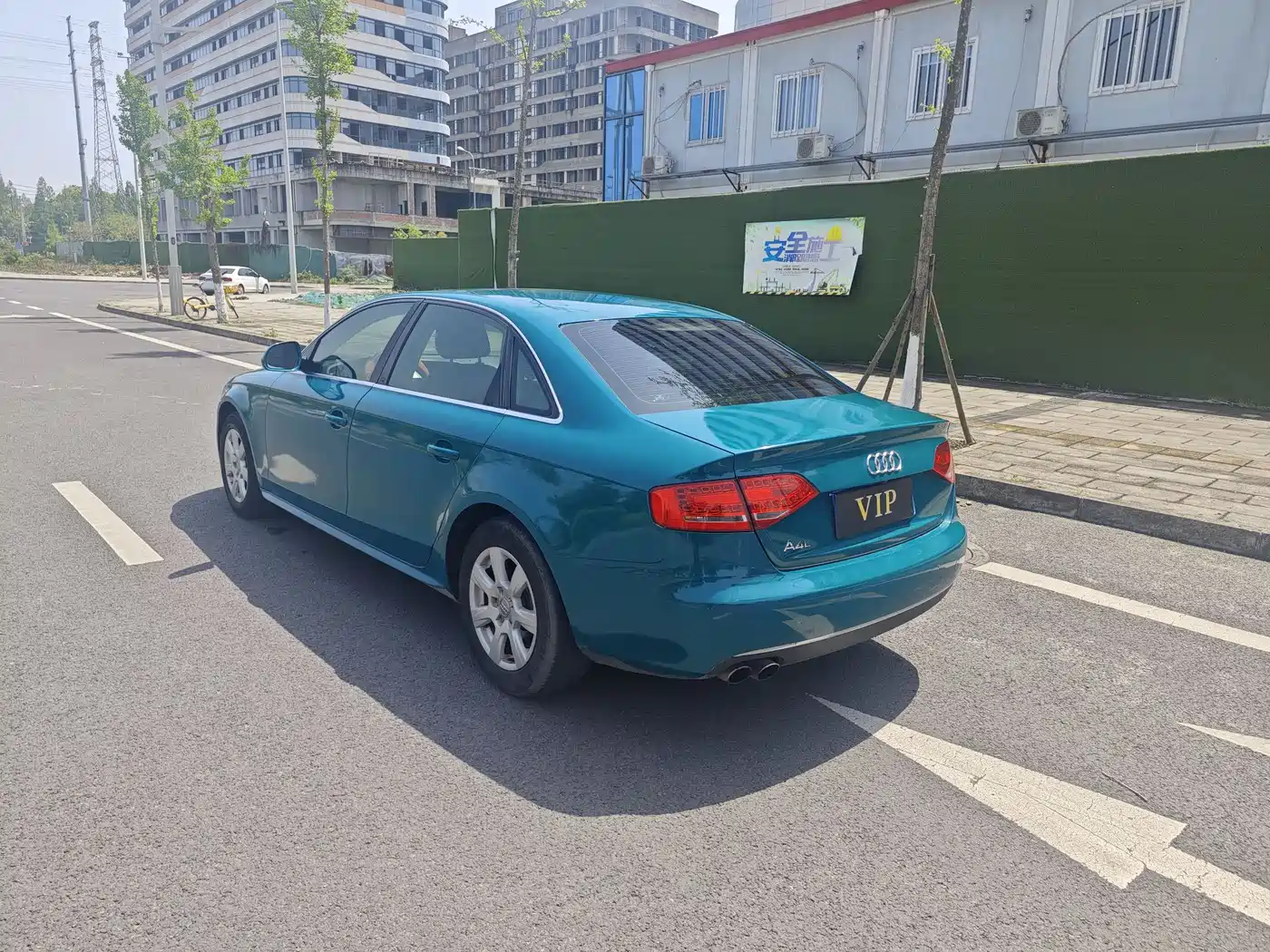 Audi A4L 2010 2.0 TFSI Luxury фото 4