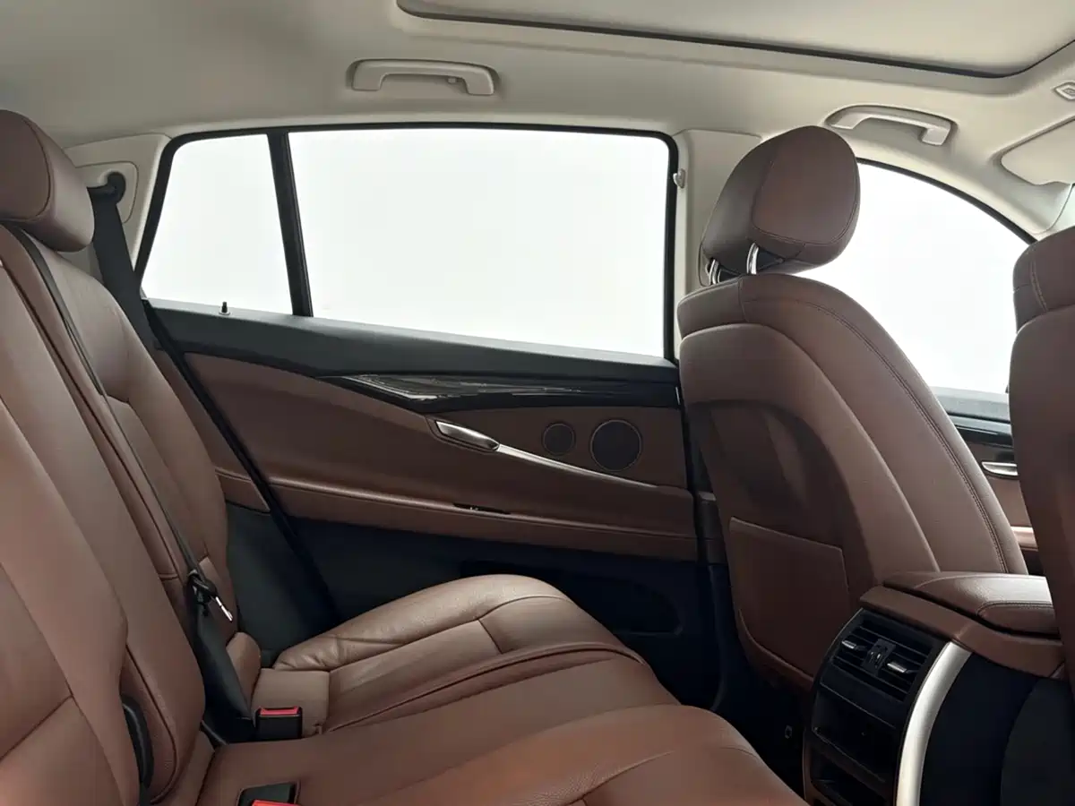 BMW 5 Series GT 2014 528i Leading фото 8