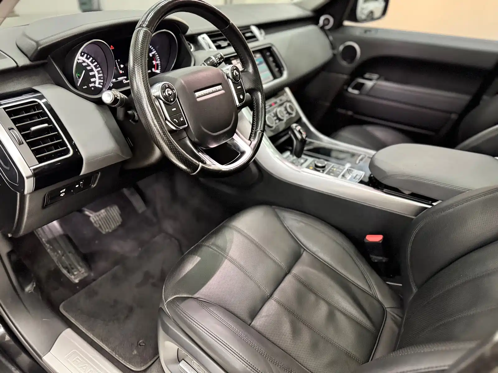 Фото 16 - Land Rover Range Rover Sport