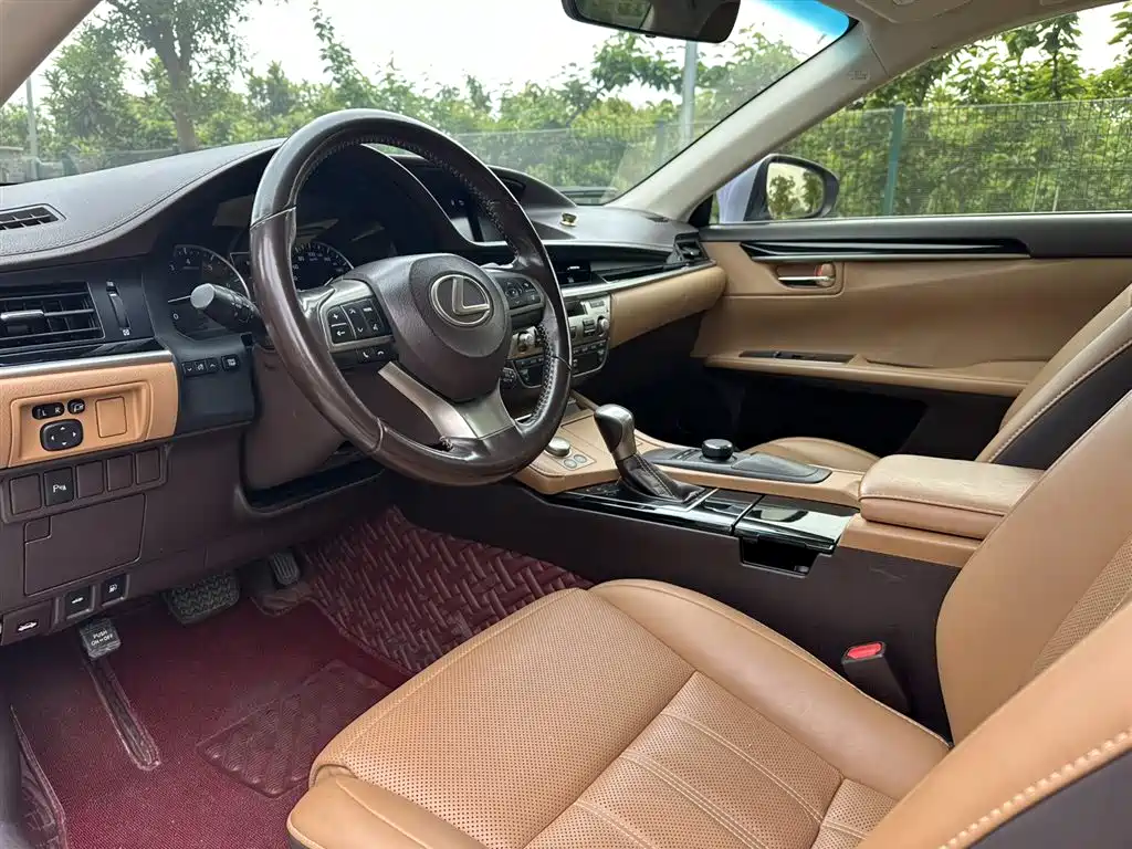 Lexus ES 2015 200 Elite Edition фото 15