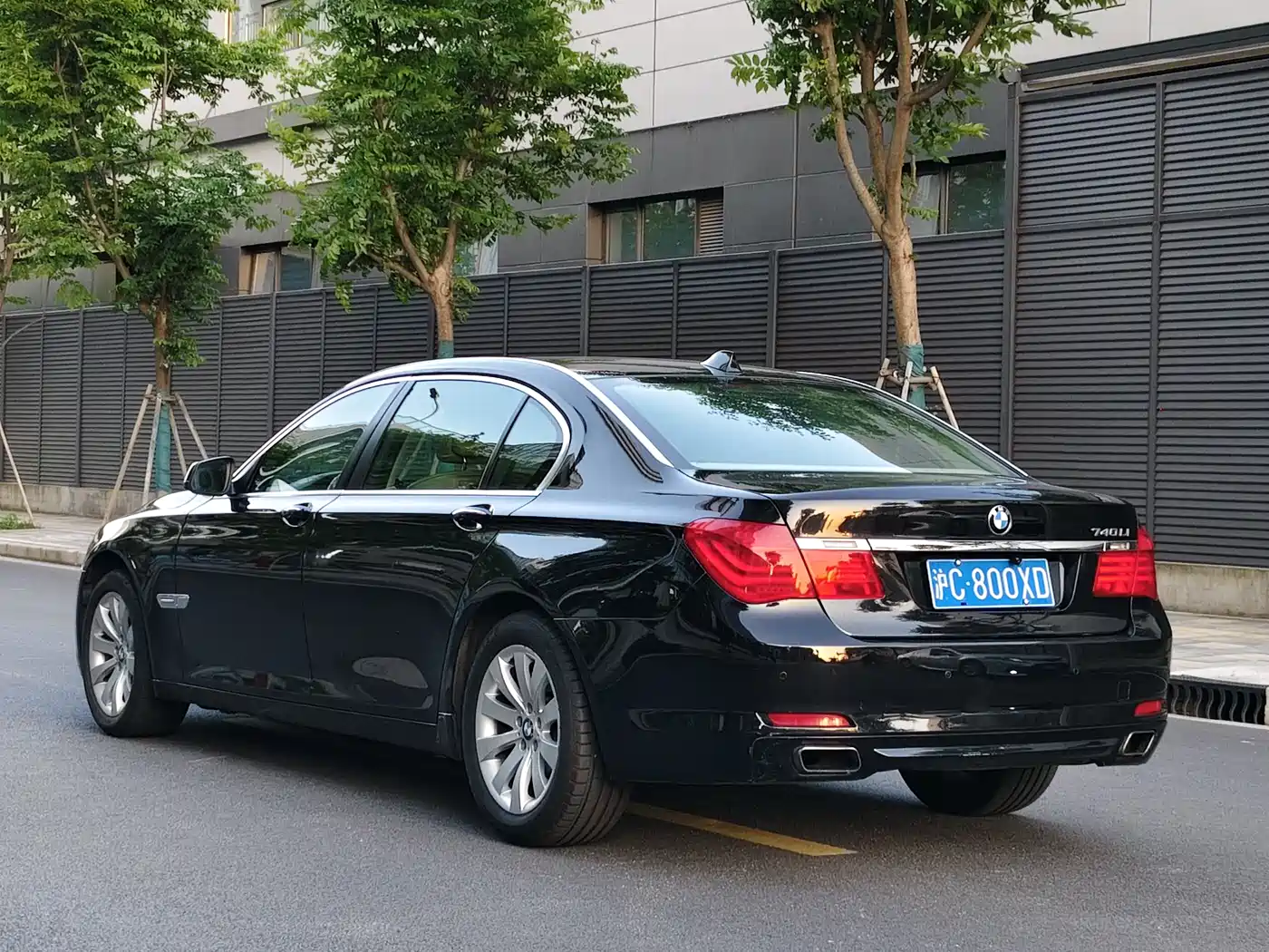 BMW 7 Series 2009 Model 740Li Leading Edition фото 6