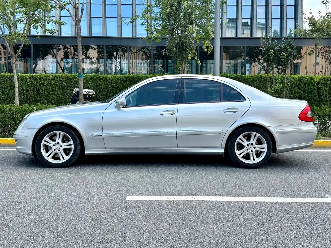 Mercedes-Benz E-Class 2007 E 350 Fashion фото 3