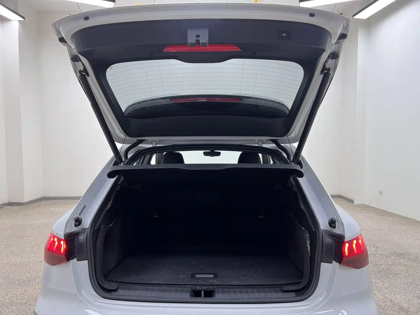 Audi A3 2023 Facelift Sportback 35 TFSI Fashion Sport фото 29