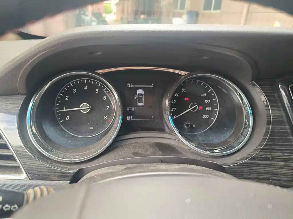 Фото 4 - Baojun 730