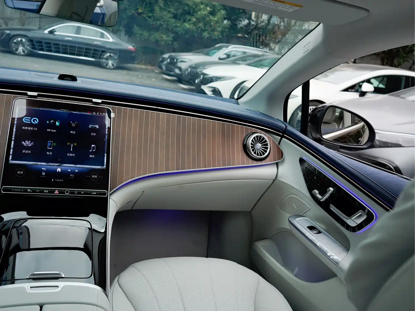 Mercedes-Benz EQE 2025 500 4MATIC Pioneer фото 15