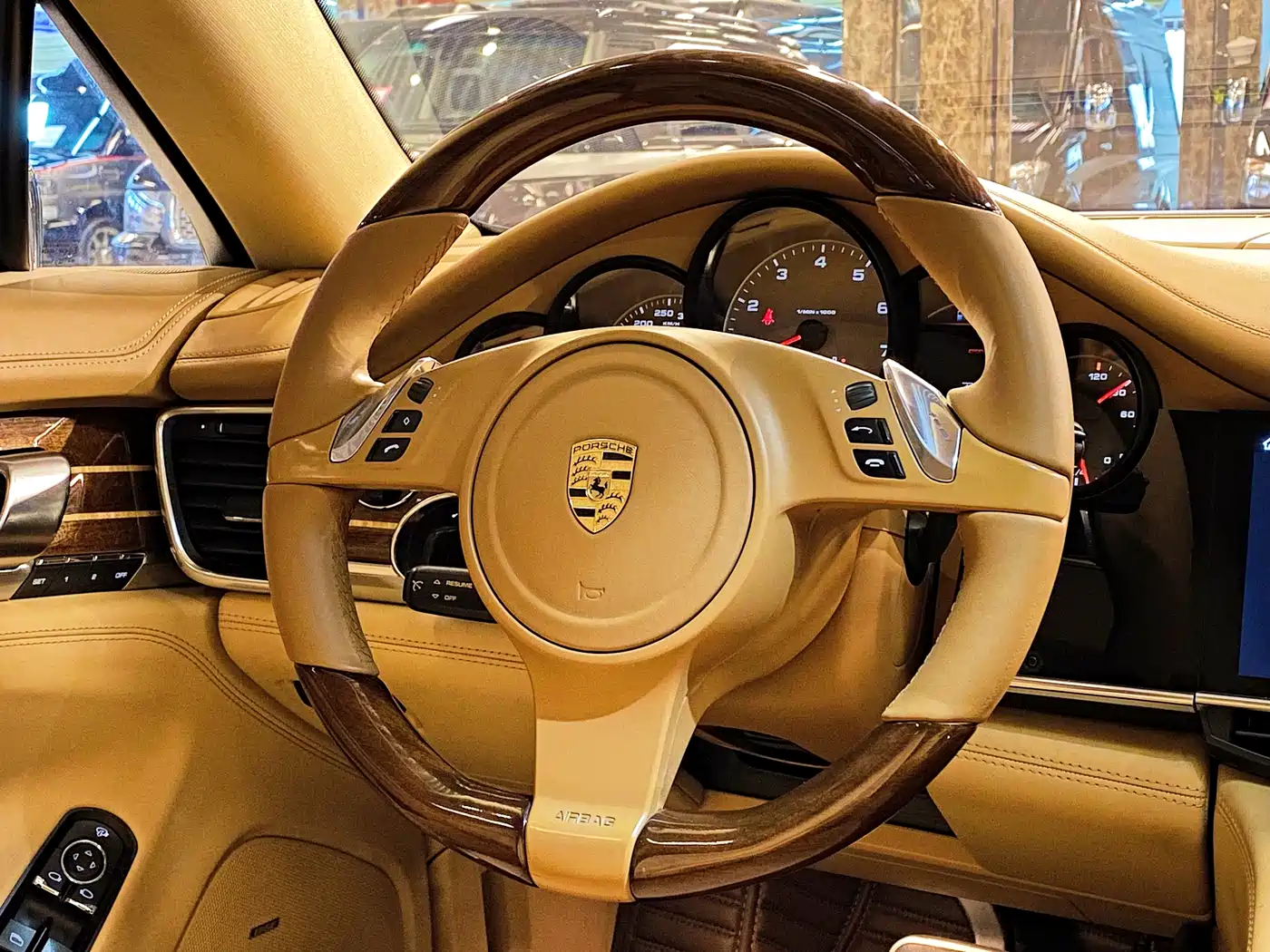 Porsche Panamera 2010 Model Panamera 4S 4.8L фото 29