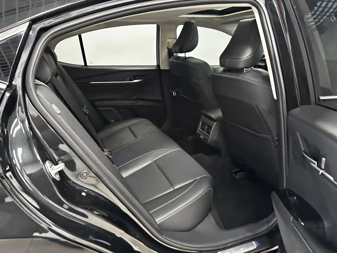 Toyota Camry 2025 2024 2.0GVP Luxury Edition
