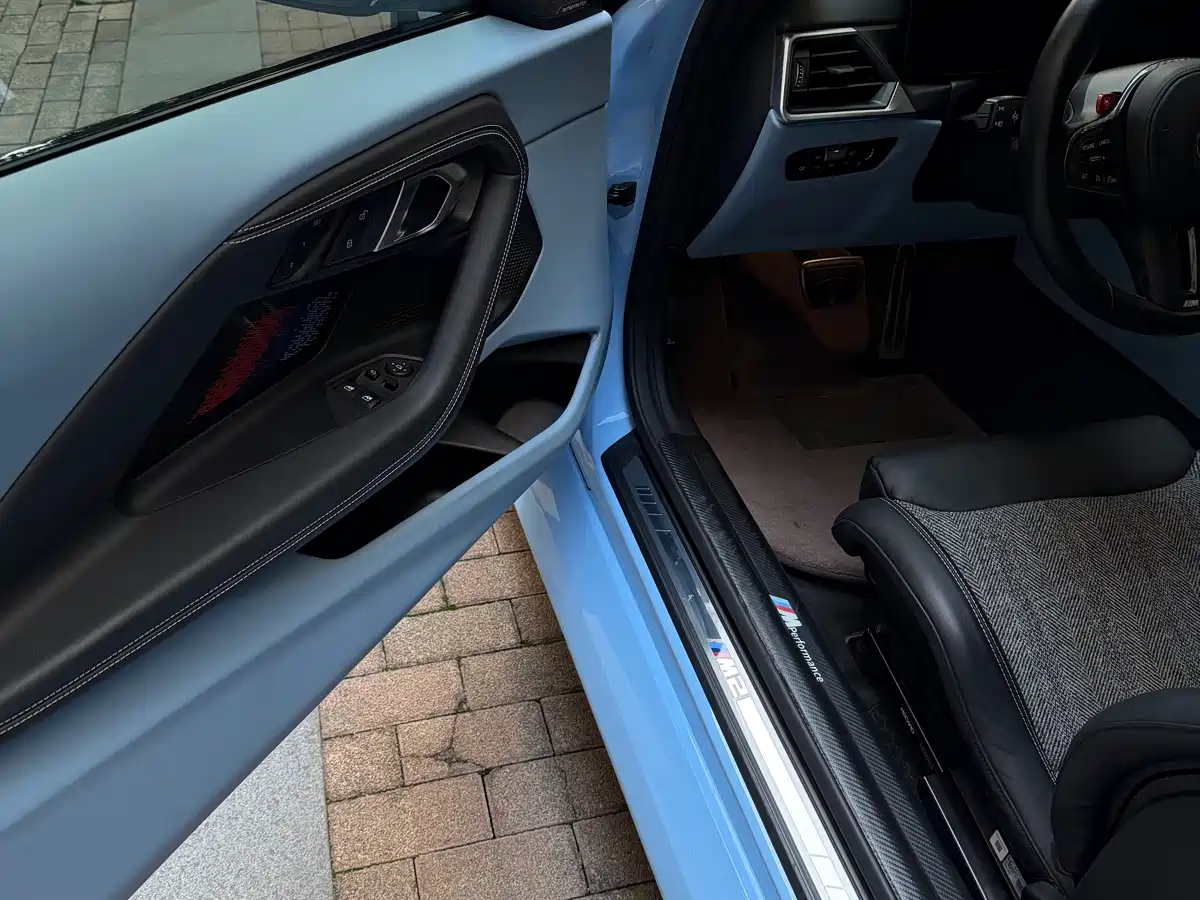 BMW M2 2024 M2 фото 8