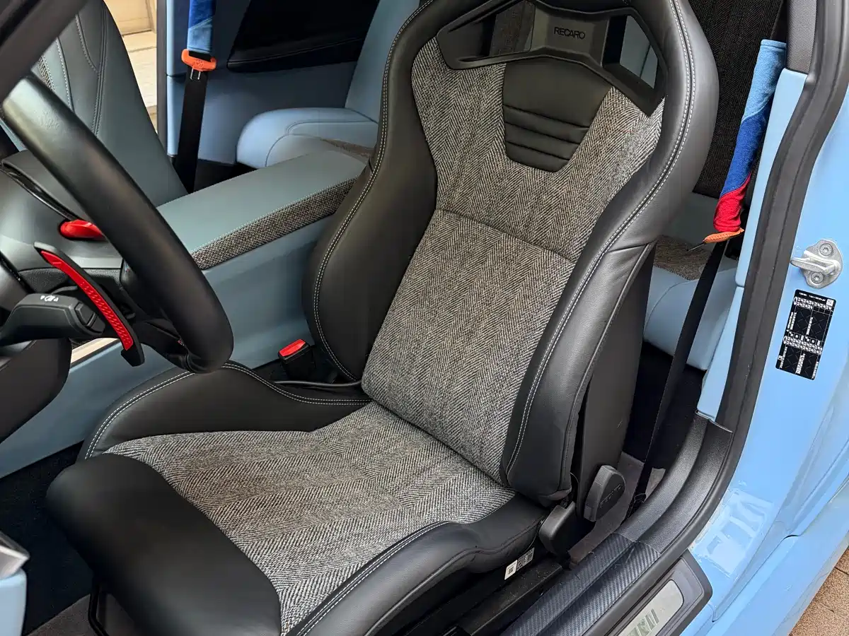 BMW M2 2024 M2 фото 16