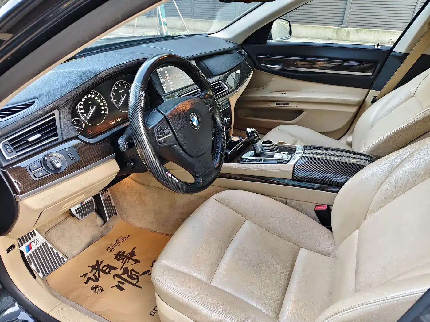 BMW 7 Series 2009 Model 740Li Leading Edition фото 7