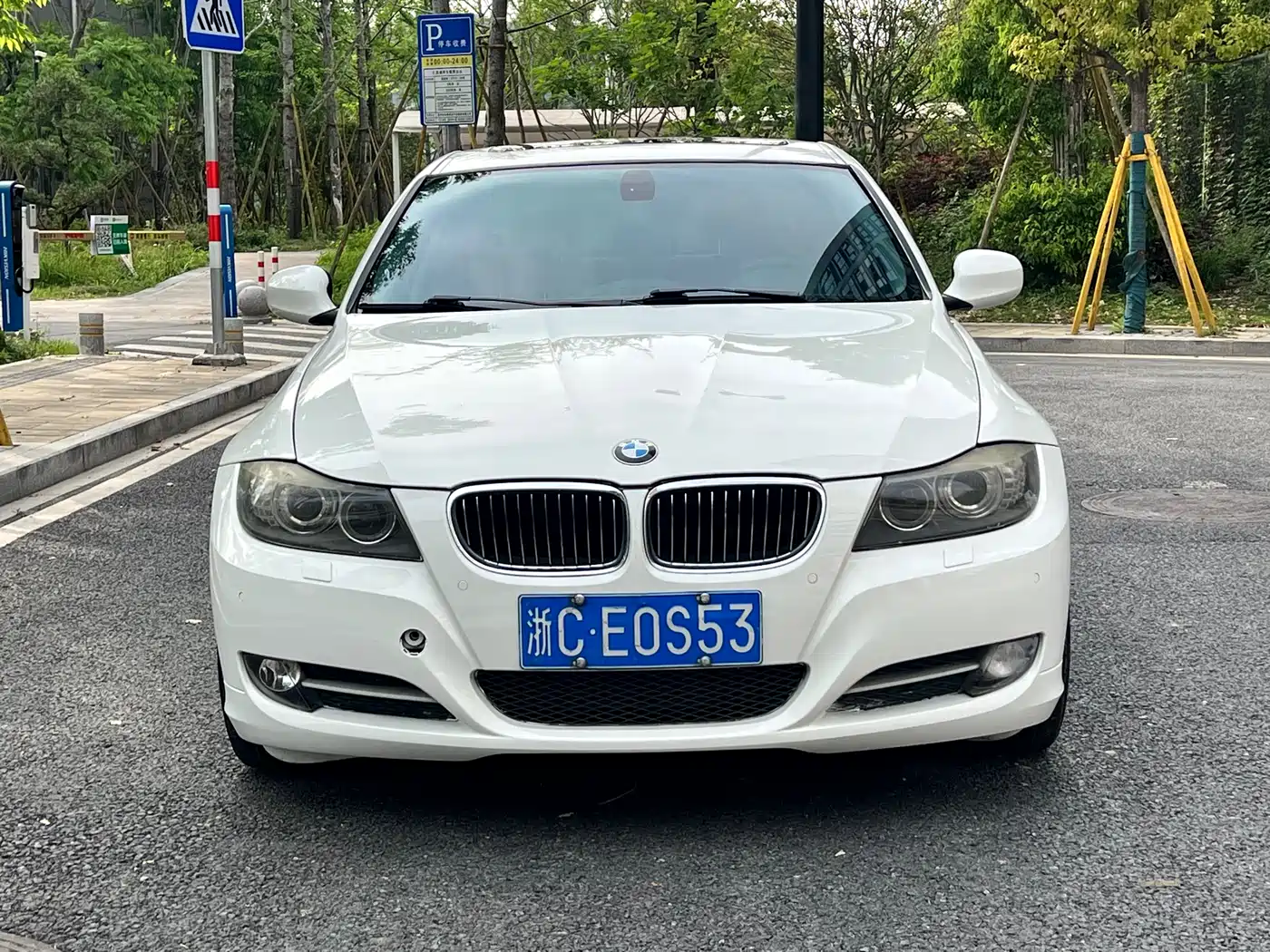 BMW 3 Series 2012 320i Luxury фото 2