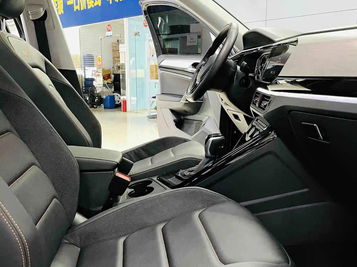 Volkswagen Tayron 2021 330TSI 2WD 30th Anniversary Edition фото 8