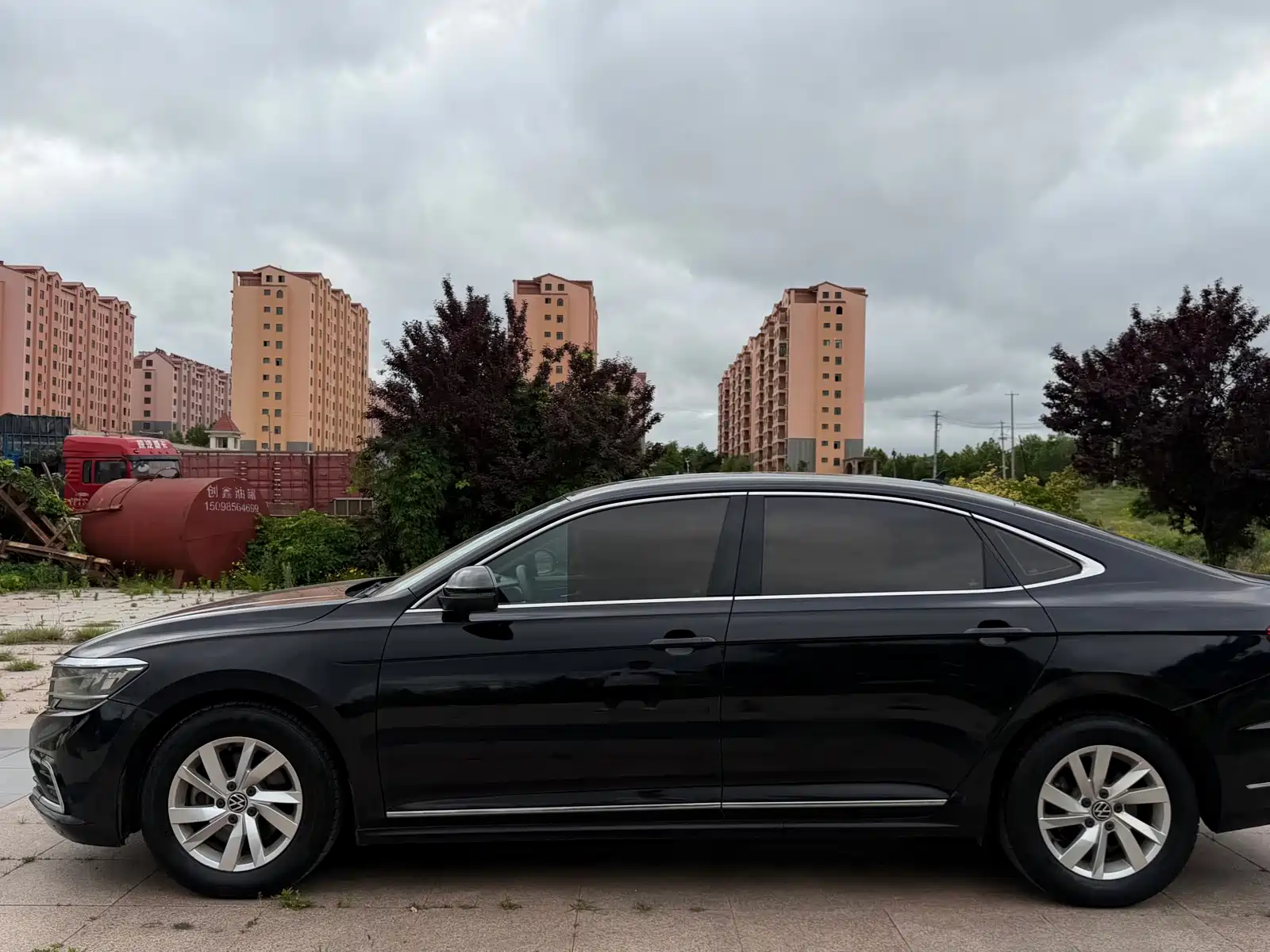 صورة 10 - Volkswagen Passat