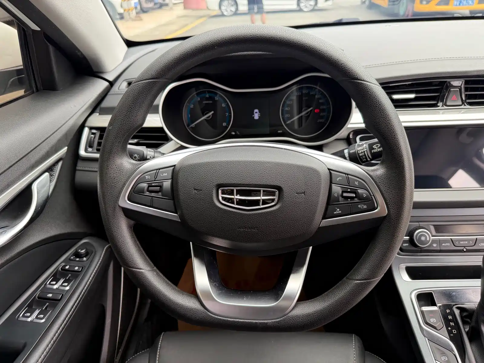 Фото 26 - Geely Emgrand