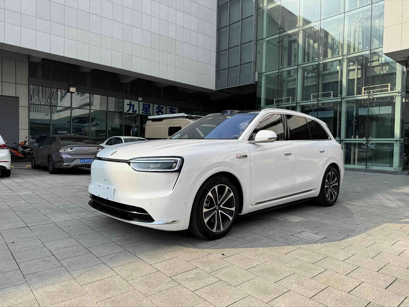 AITO Wenjie AITO M7