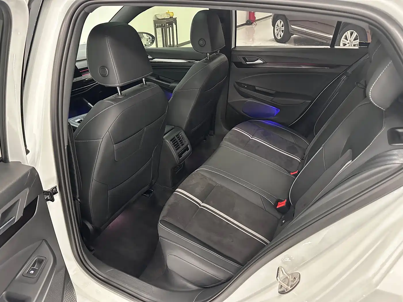 Volkswagen Golf 2023 Facelift 280TSI DSG R-Line Lite фото 6