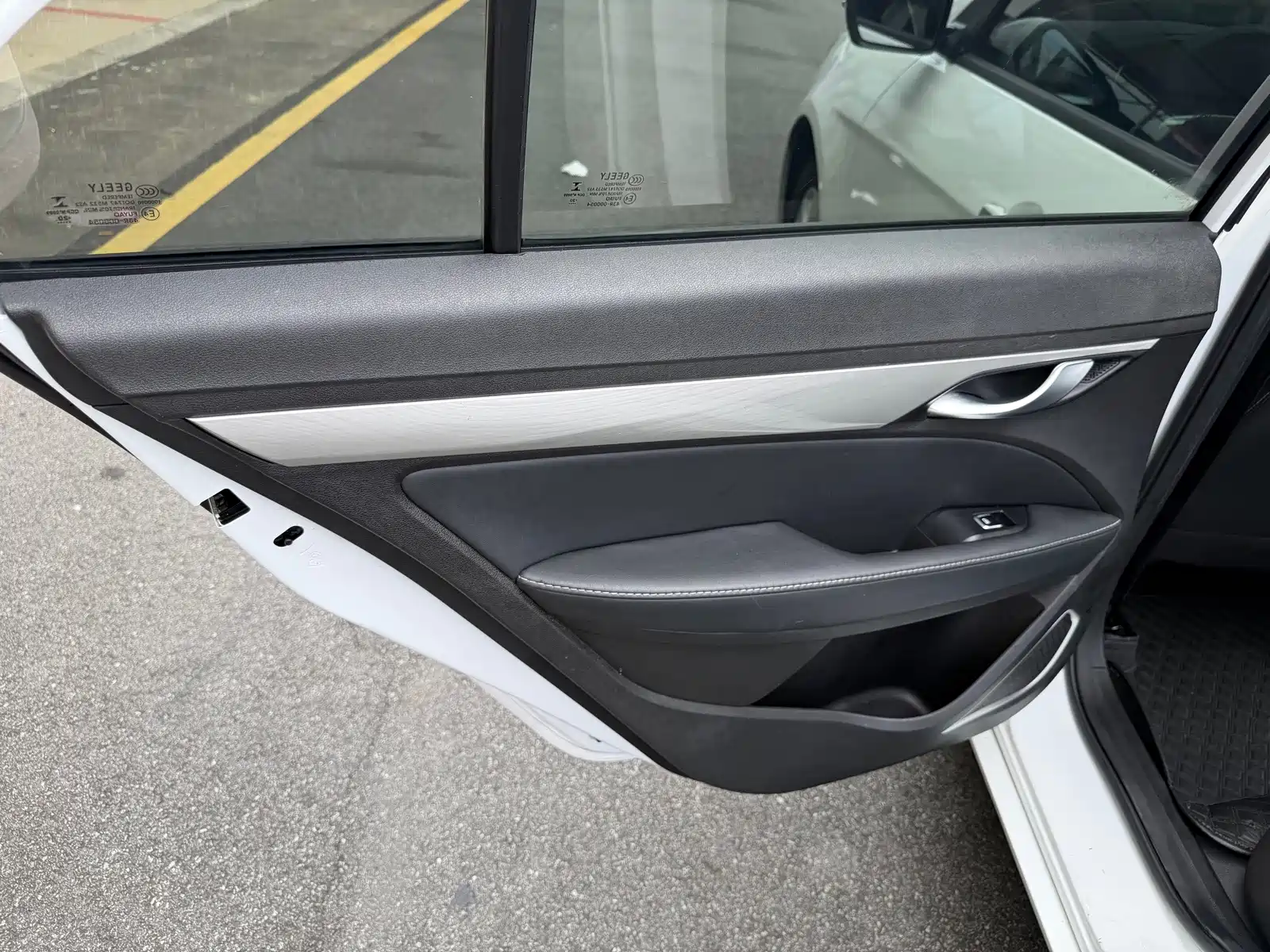 Фото 22 - Geely Emgrand
